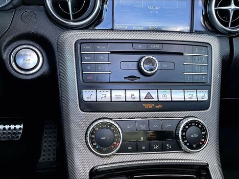 Used 2019 Mercedes-Benz SLC 300 image 35
