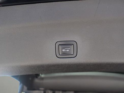 Used 2023 GMC Yukon Denali Ultimate AWD/4WD image 15