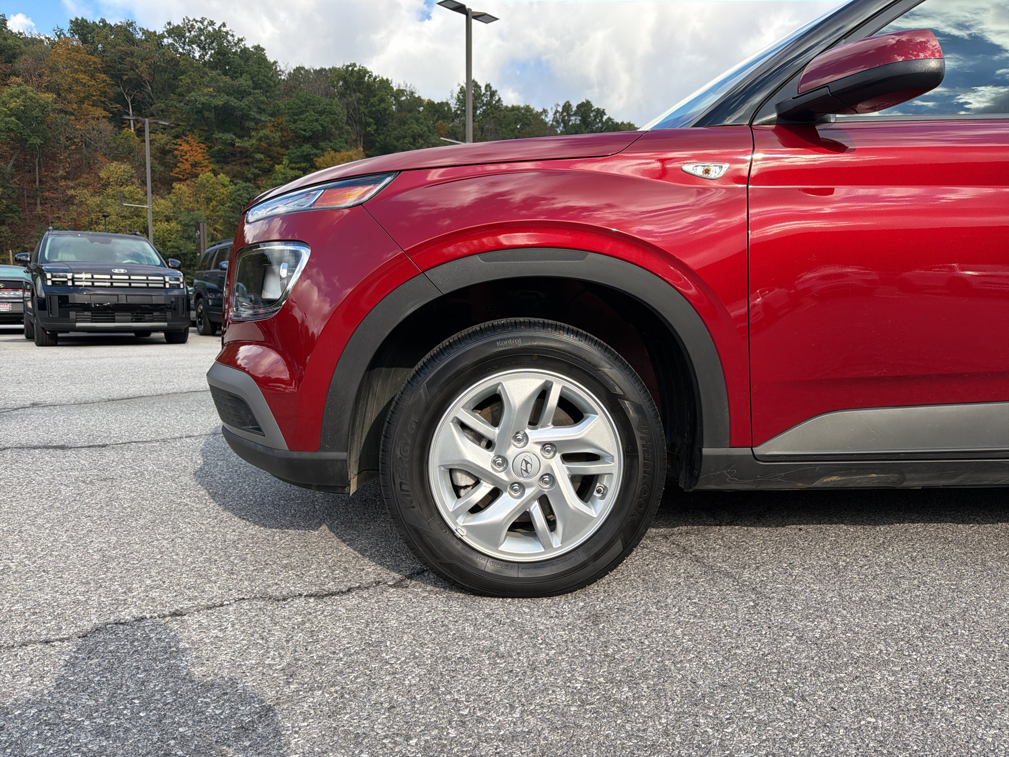 Certified 2025 Hyundai Venue SE FWD image 9