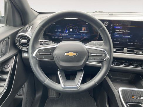 Used 2025 Chevrolet Equinox LT w/ Convenience Package II AWD/4WD image 12