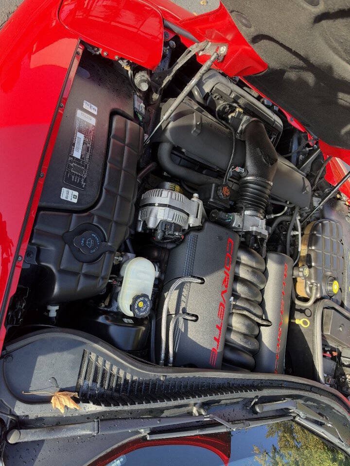 Used 1998 Chevrolet Corvette Coupe RWD image 14
