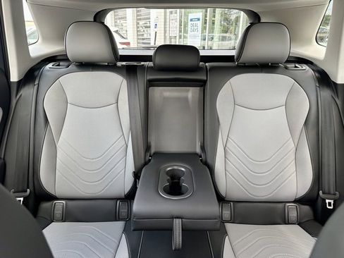 New 2025 Volkswagen Tiguan SE image 19