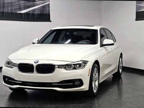 Used 2018 BMW 328d Sedan RWD image 4