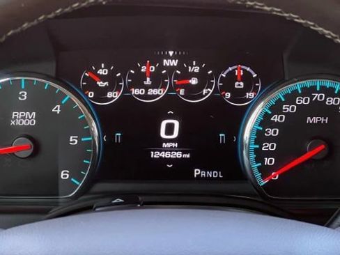 Used 2017 Chevrolet Suburban Premier image 40