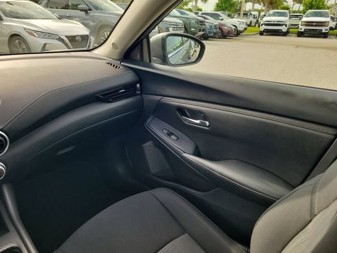Used 2024 Nissan Sentra SV FWD image 14