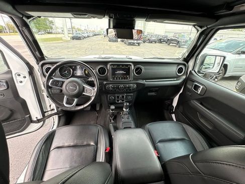 Used 2021 Jeep Wrangler Unlimited Sahara w/ Cold Weather Group AWD/4WD image 10