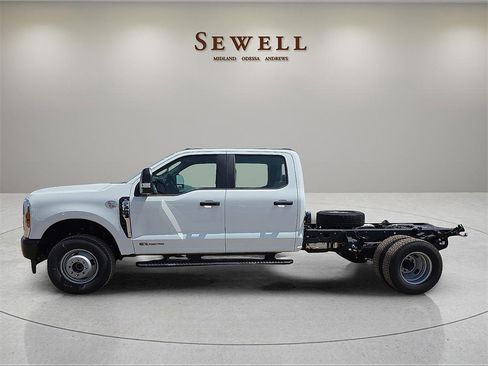 New 2025 Ford F350 XL image 3