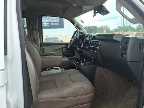 Used 2026 GMC Savana 2500 w/ Driver Convenience Package RWD image 21