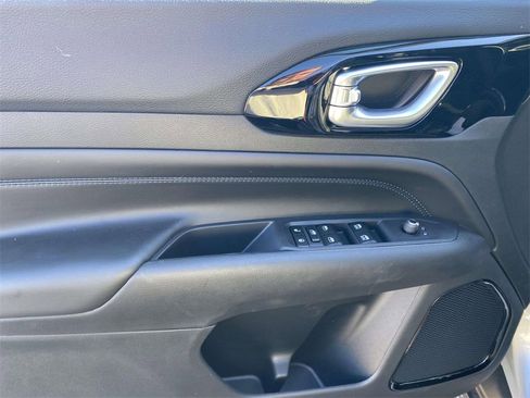 New 2026 Jeep Compass Latitude image 14