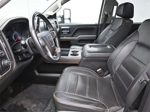 Used 2018 GMC Sierra 3500 Denali w/ Duramax Plus Package image 12