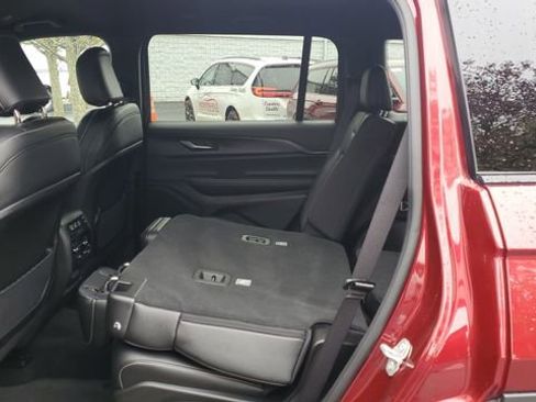 Certified 2024 Jeep Grand Cherokee L Laredo image 22