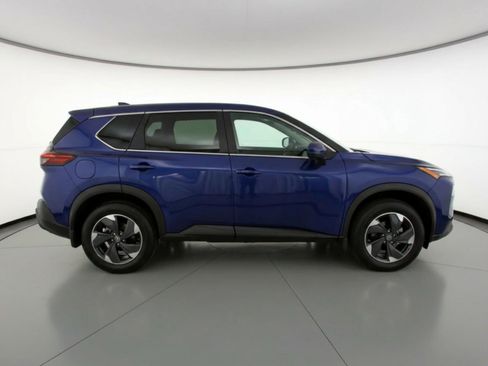 Used 2025 Nissan Rogue SV FWD image 11