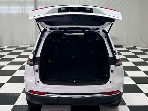 New 2025 Jeep Grand Cherokee Laredo X image 10