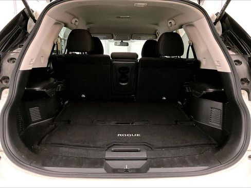 Used 2017 Nissan Rogue SV AWD/4WD image 33