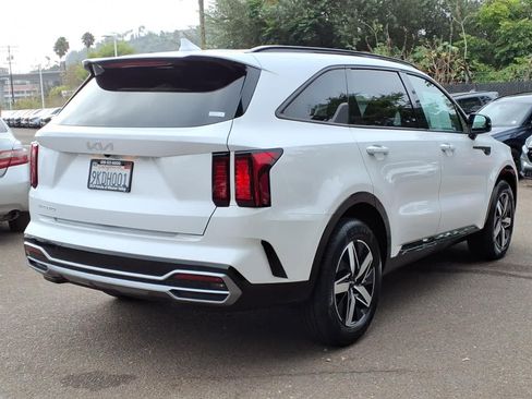 Used 2023 Kia Sorento S FWD image 4