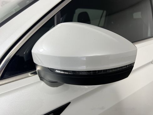 Used 2022 Volkswagen Tiguan SEL R-Line AWD/4WD image 13