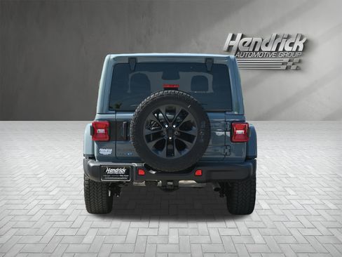 Used 2025 Jeep Wrangler Unlimited Sahara AWD/4WD image 9