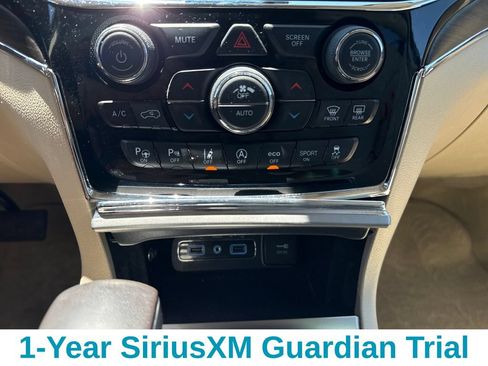 Used 2020 Jeep Grand Cherokee Overland AWD/4WD image 21