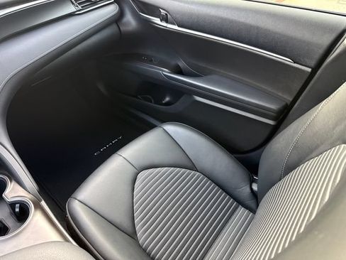 Used 2022 Toyota Camry SE FWD image 15
