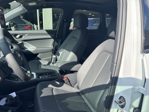 New 2025 Audi Q3 2.0T Premium image 13