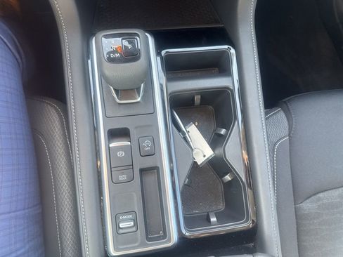 Used 2025 Nissan Pathfinder SV image 14