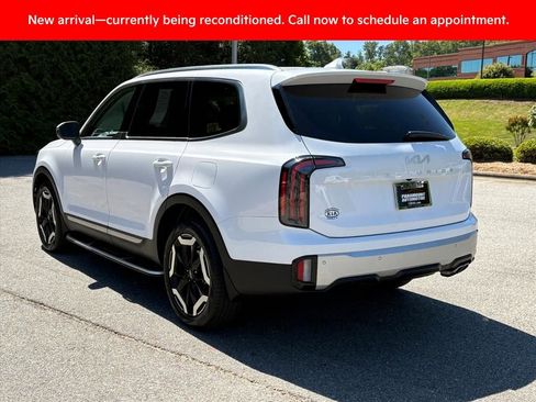 Certified 2024 Kia Telluride EX w/ EX Captain's Chair Package FWD image 4