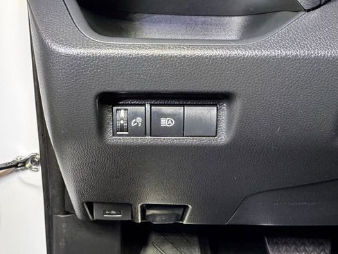 Used 2023 Toyota RAV4 LE AWD/4WD image 23