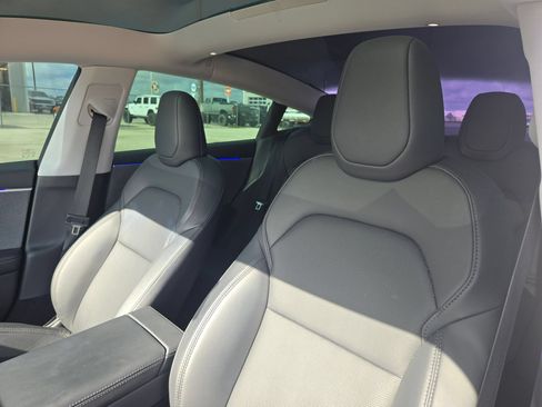 Used 2024 Tesla Model 3 Standard Range RWD image 9