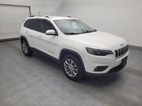 Used 2019 Jeep Cherokee Latitude Plus w/ Cold Weather Group AWD/4WD image 11