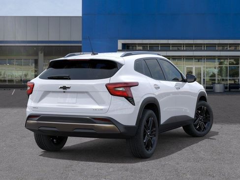 New 2026 Chevrolet Trax ACTIV w/ Sunroof Package FWD image 4