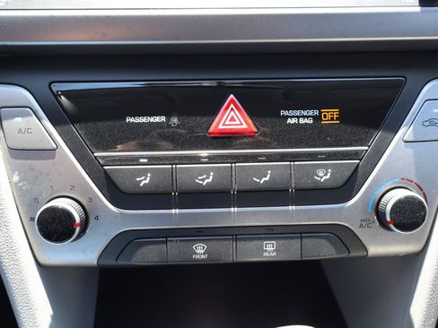 Used 2018 Hyundai Elantra SEL FWD image 17