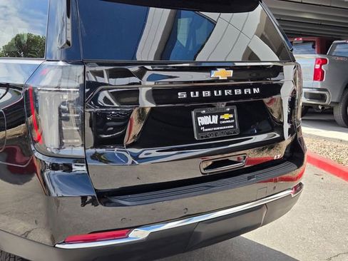 Certified 2025 Chevrolet Suburban LT w/ Comfort Package image 5