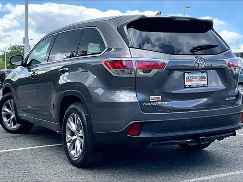 Used 2015 Toyota Highlander XLE AWD/4WD image 11