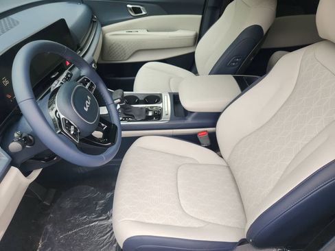 New 2026 Kia Carnival EX image 12