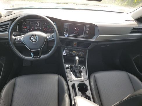 Used 2019 Volkswagen Jetta SE FWD image 3