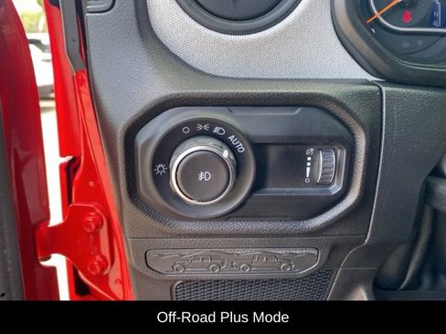 Used 2024 Jeep Wrangler Unlimited Sport AWD/4WD image 28