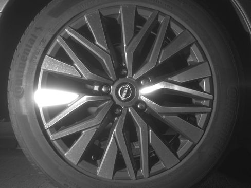 Used 2025 Nissan Altima 2.5 SV FWD image 15