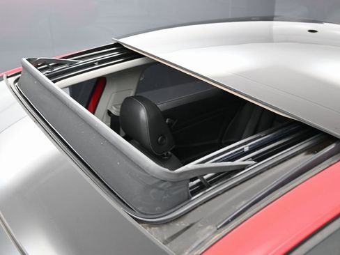 Used 2019 Volkswagen Jetta SE w/ Cold Weather Package image 11