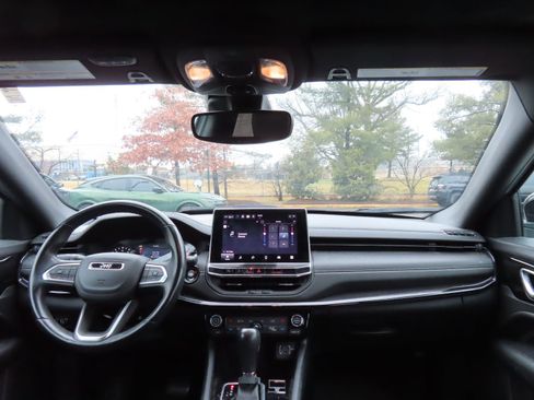 Used 2022 Jeep Compass Altitude w/ Sun and Sound Group image 17