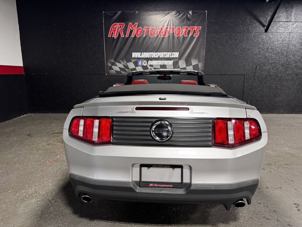 Used 2011 Ford Mustang GT Premium w/ 401A Rapid Spec Order Code RWD image 4