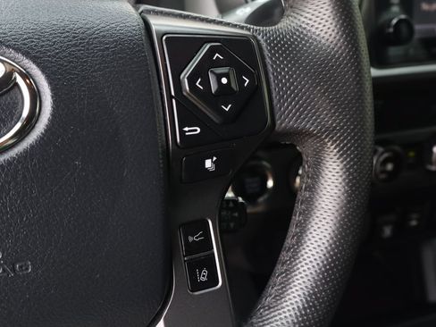 Used 2019 Toyota Tacoma TRD Sport AWD/4WD image 25
