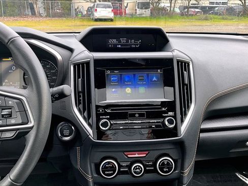 Used 2023 Subaru Crosstrek 2.0i Premium image 8