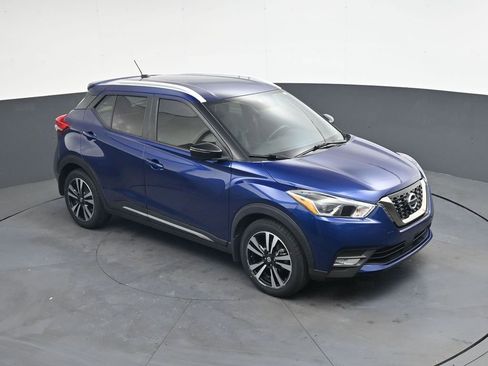 Used 2020 Nissan Kicks SR w/ SR Premium Package FWD image 27