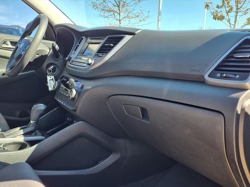 Used 2017 Hyundai Tucson SE image 6
