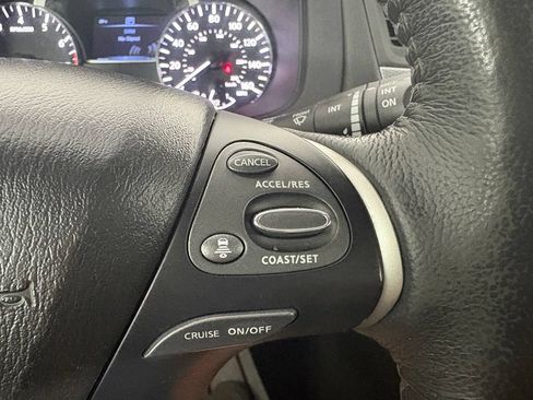 Used 2019 Nissan Pathfinder SL FWD image 23