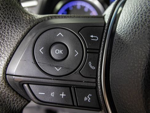 Used 2018 Toyota Camry LE FWD image 30