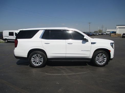 Used 2021 GMC Yukon SLE image 4