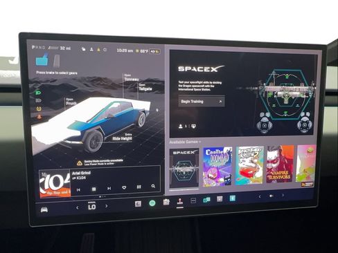 Used 2025 Tesla Cybertruck AWD Crew Cab image 43