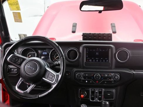 Used 2018 Jeep Wrangler Unlimited Sahara w/ LED Lighting Group AWD/4WD image 10