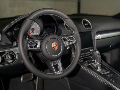 Used 2025 Porsche 718 Cayman S RWD image 9